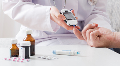 measuring-blood-glucose.jpg