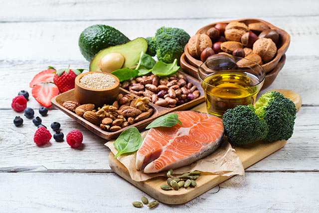 Healthy eating patterns include eating more fruit and vegetables, picking lean meats, and preparing food with less fat