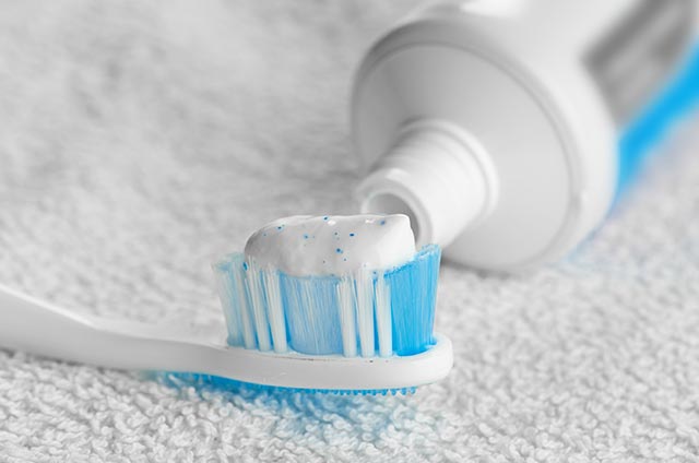 Choose the most suitable toothpaste for daily oral care.