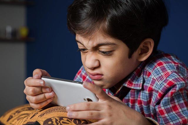 9 Health Hazards of Electronic Devices for Kids