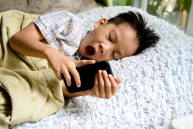 10 Bad Effects of Electronic Devices on Kids