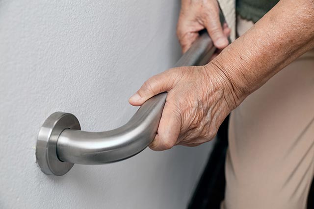 Railings in the toilet can help prevent falls in the elderly.