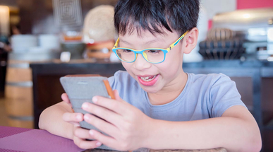 boy-playing-games-on-smart-phone.jpg