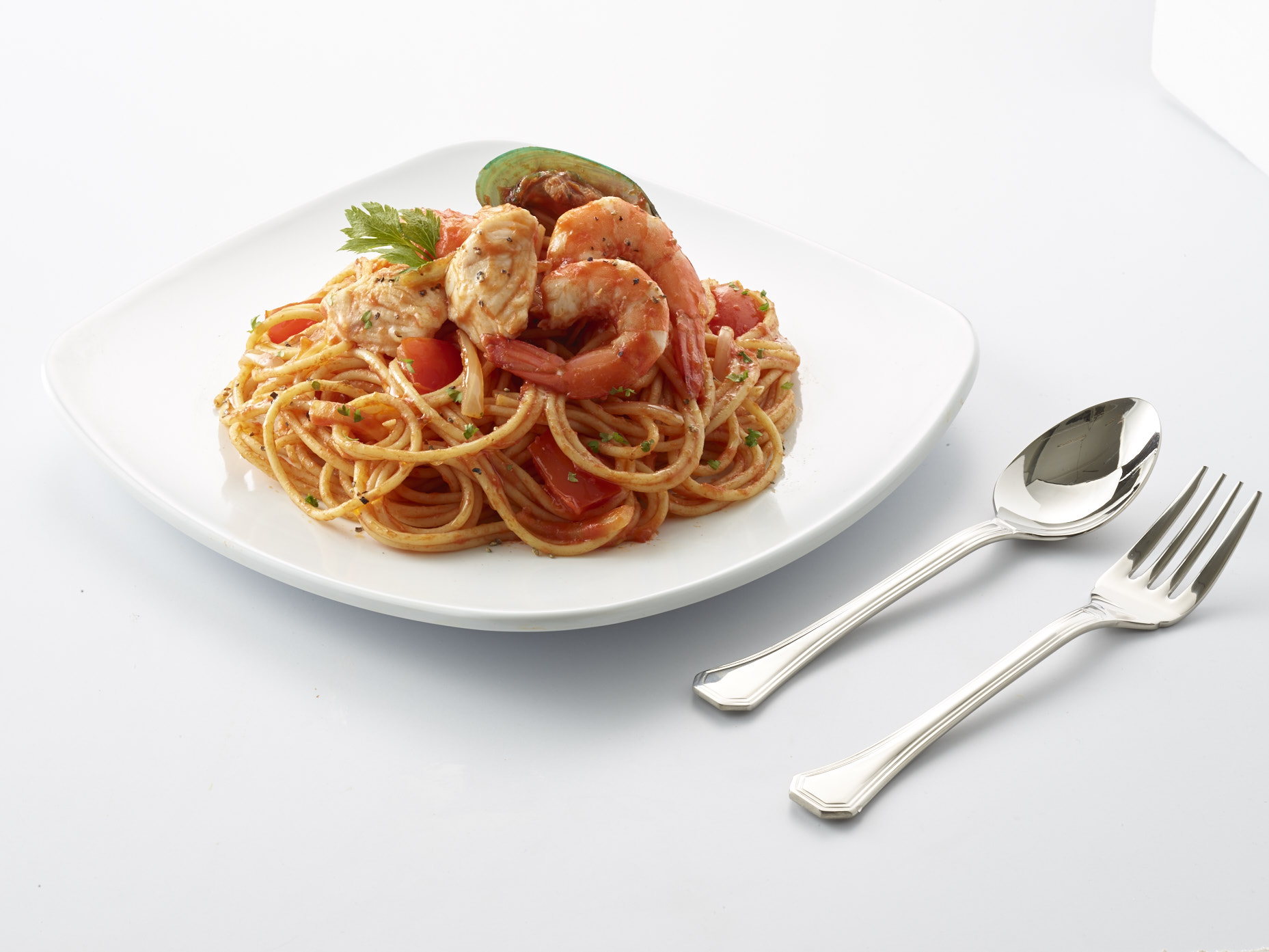 tomato-seafood-spaghetti