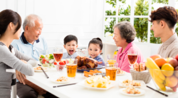 tips for your kids to eat well and stay merry over the holidays.