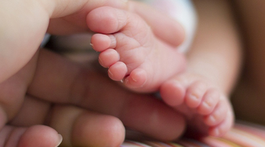 child_feet.jpg