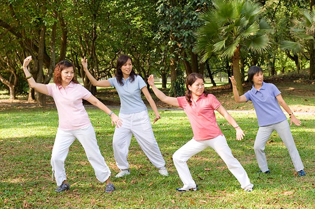 If going for fitness classes such as pole dancing class, spin class or yoga class indoors is not your cup of tea, practise tai chi in the park instead.