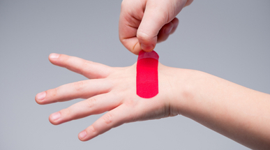 iStock-handinjuries.jpg