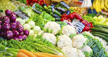 Eating healthy meals is one of the ways to lose weight.
