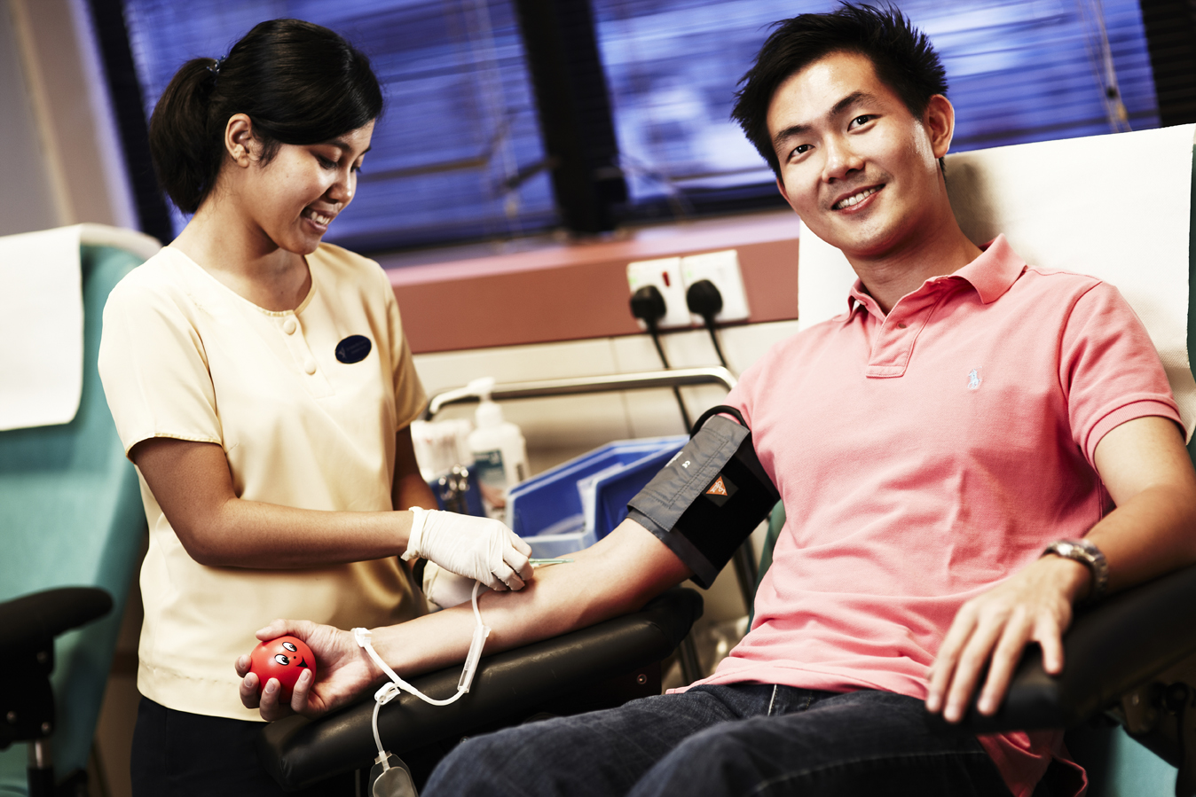A blood donation session can last between 5 to 10 minutes.