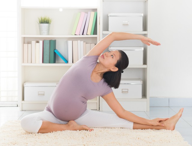 how much exercise should pregnant women be doing