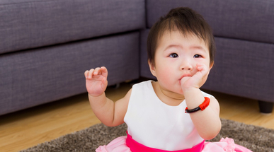 Baby-girl-sucking-her-thumb.jpg