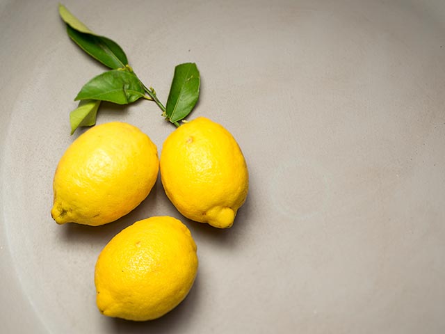 3 lemons close to each other