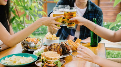 drinking-alcoholic-beverages-in-moderation.jpg